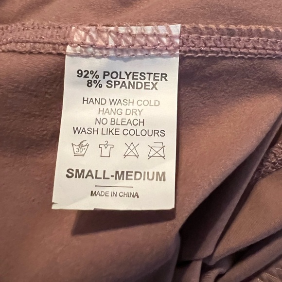 ⭐️ High-Waisted  Leggings - Picture 3 of 4